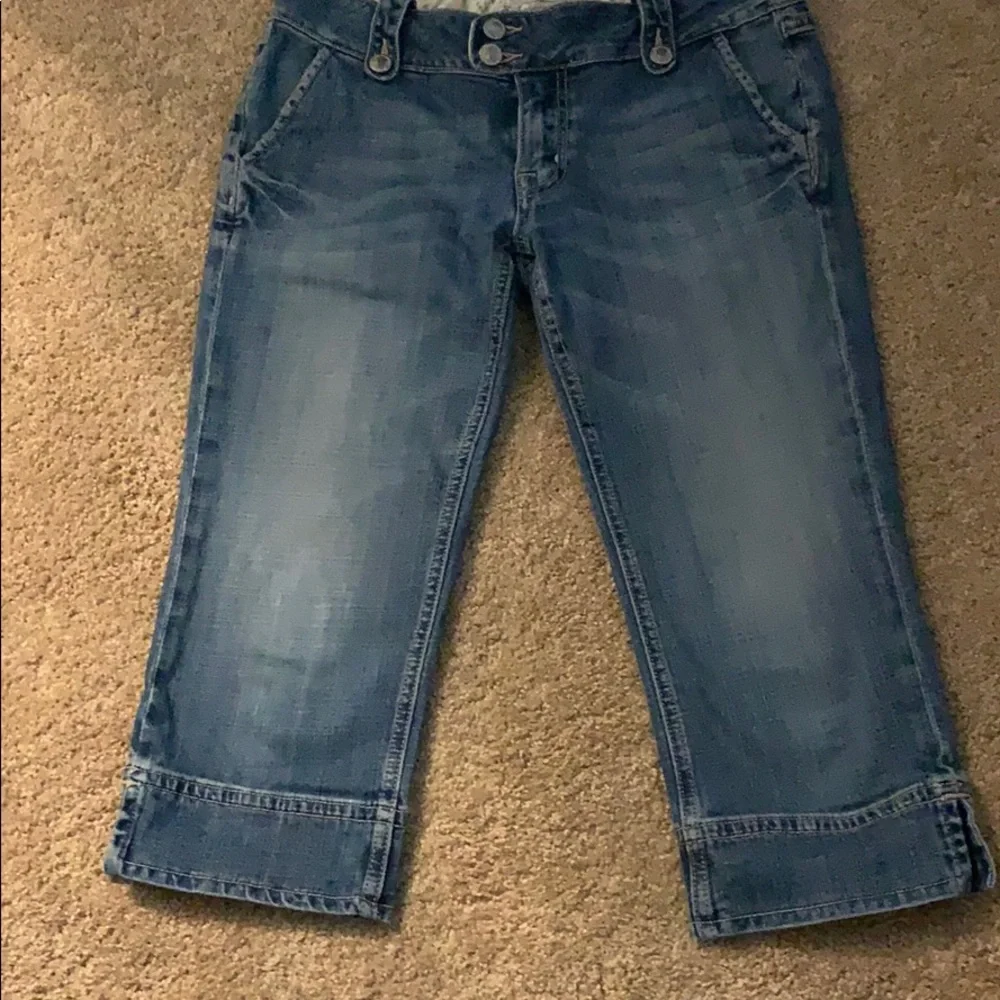 Miss Me Capri Jeans - Picture 6 of 10